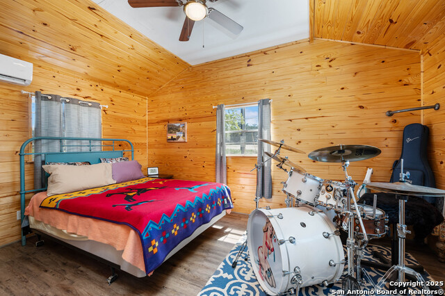 Listing photo id 46 for 728 Upper Moffett