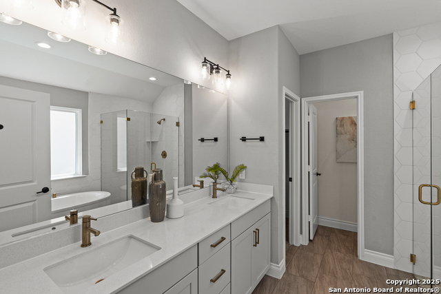 Image 17 of 23 For 113 Farming Grove