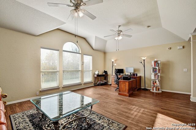 Listing photo id 9 for 1210 Wilder Pond