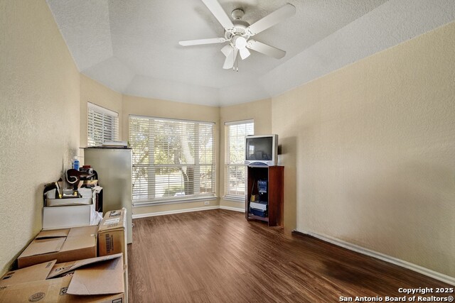 Listing photo id 11 for 1210 Wilder Pond