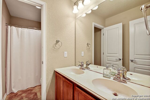 Listing photo id 14 for 1210 Wilder Pond