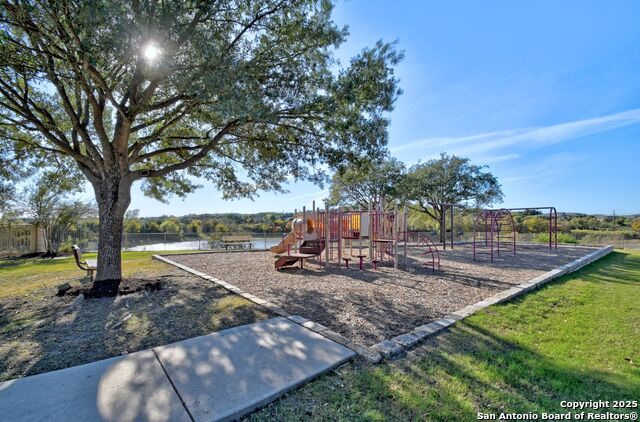 Listing photo id 19 for 1210 Wilder Pond