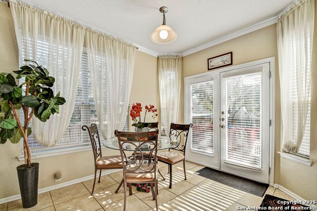 Listing photo id 2 for 1210 Wilder Pond