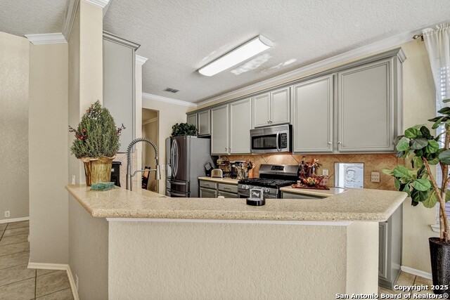 Listing photo id 3 for 1210 Wilder Pond