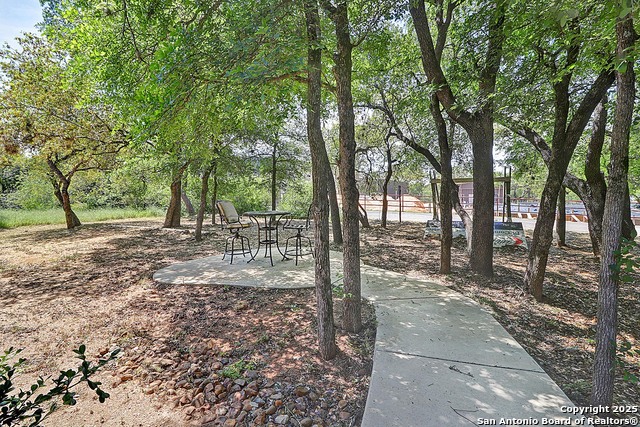 Listing photo id 22 for 8122 Whisper Oak