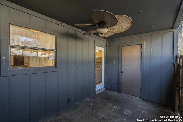 Image 17 of 18 For 3843 Barrington 130h