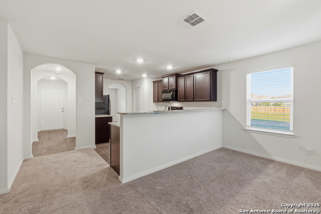 Listing photo id 11 for 6314 Sloane Cv