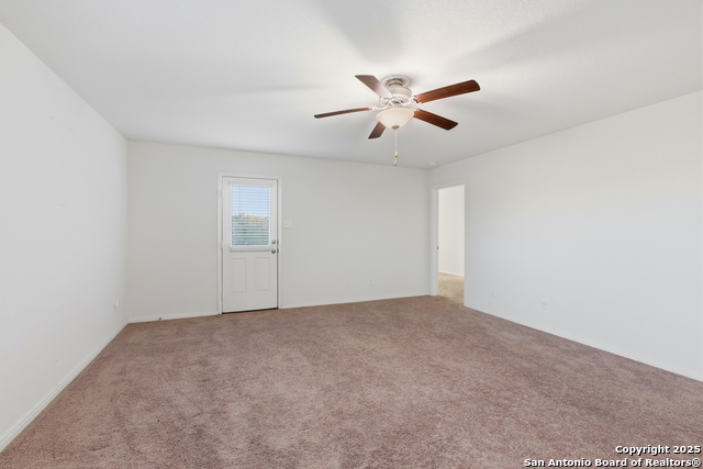 Listing photo id 19 for 6314 Sloane Cv