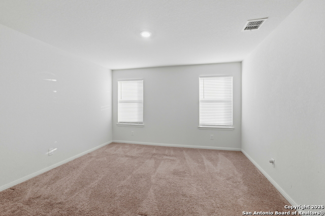 Listing photo id 21 for 6314 Sloane Cv