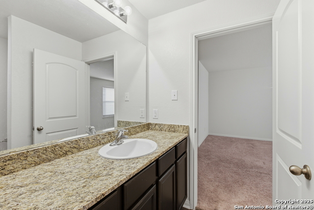 Listing photo id 25 for 6314 Sloane Cv