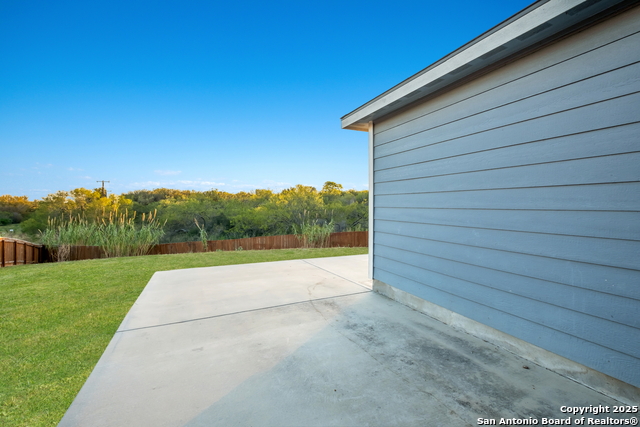 Listing photo id 27 for 6314 Sloane Cv