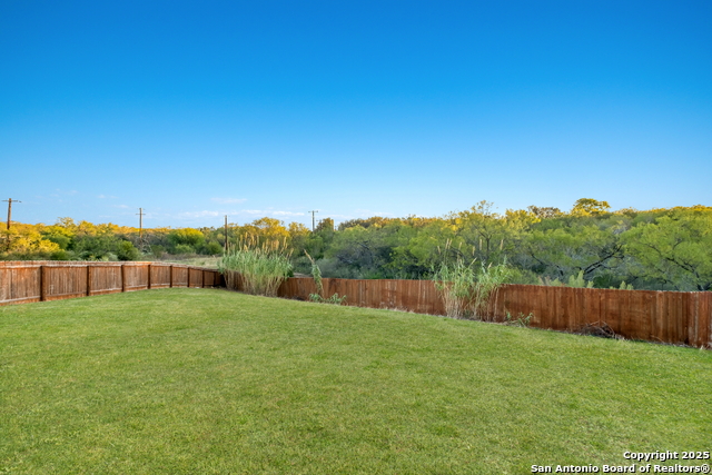 Listing photo id 28 for 6314 Sloane Cv