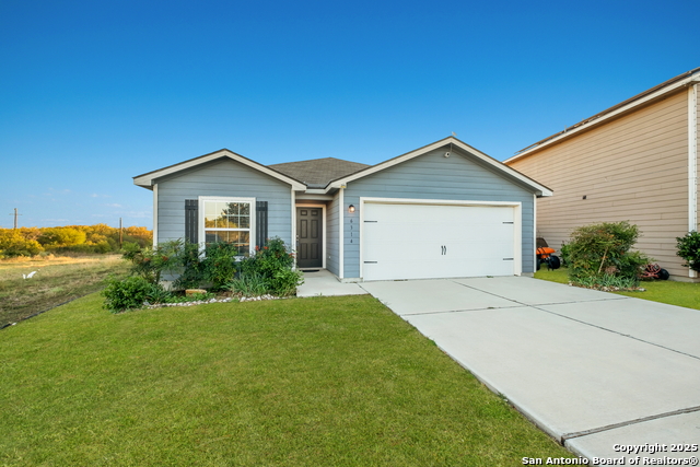 Listing photo id 3 for 6314 Sloane Cv