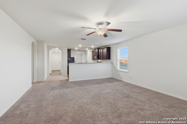 Listing photo id 5 for 6314 Sloane Cv