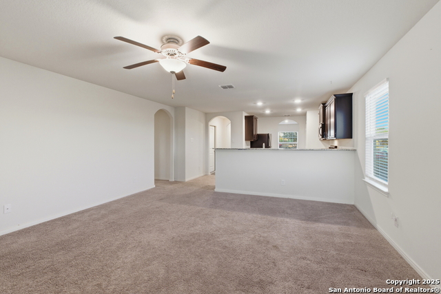 Listing photo id 6 for 6314 Sloane Cv