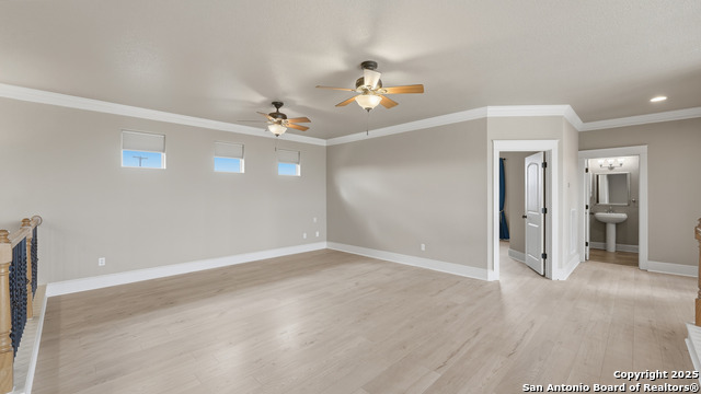 Image 29 of 39 For 1940 Split