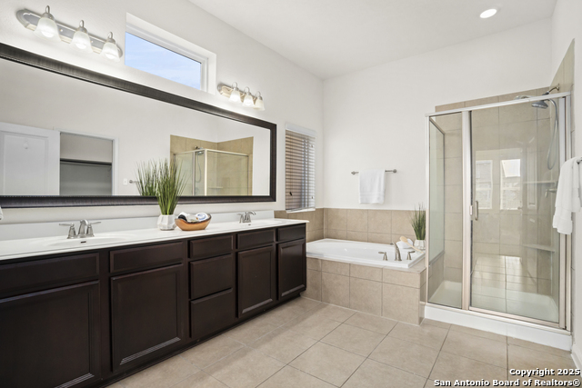 Image 15 of 32 For 8511 Ivy Curl