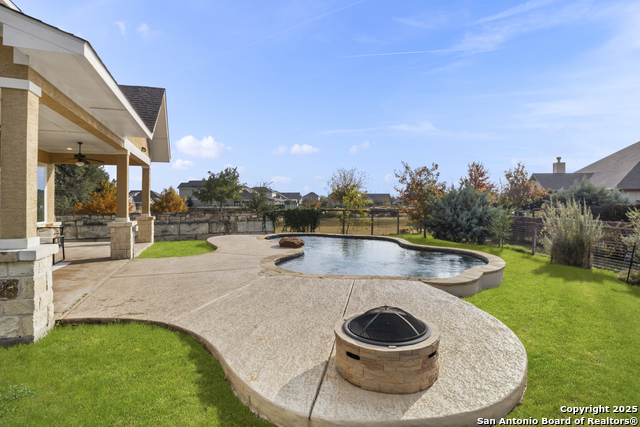 Image 2 of 32 For 8511 Ivy Curl