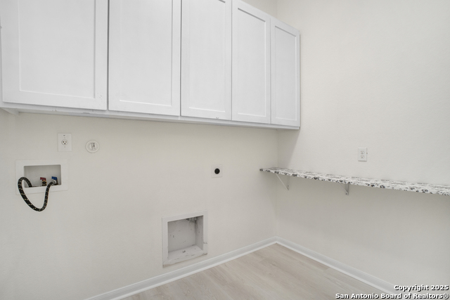 Image 26 of 32 For 8511 Ivy Curl