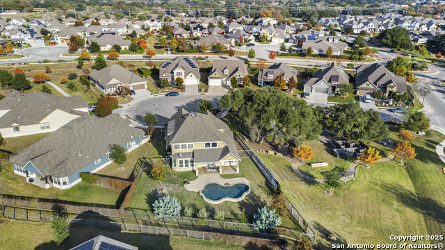 Image 30 of 32 For 8511 Ivy Curl