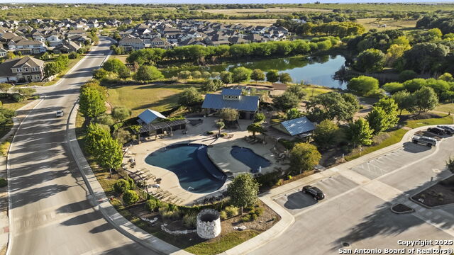 Image 32 of 32 For 8511 Ivy Curl