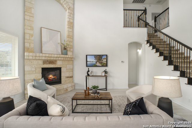 Image 5 of 32 For 8511 Ivy Curl