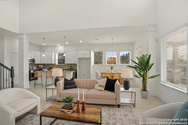 Image 6 of 32 For 8511 Ivy Curl