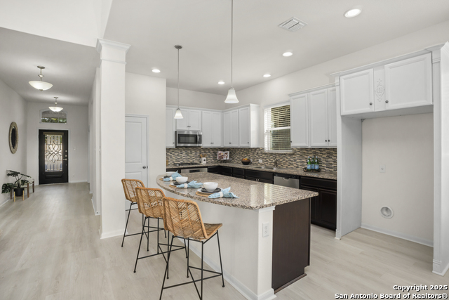 Image 9 of 32 For 8511 Ivy Curl