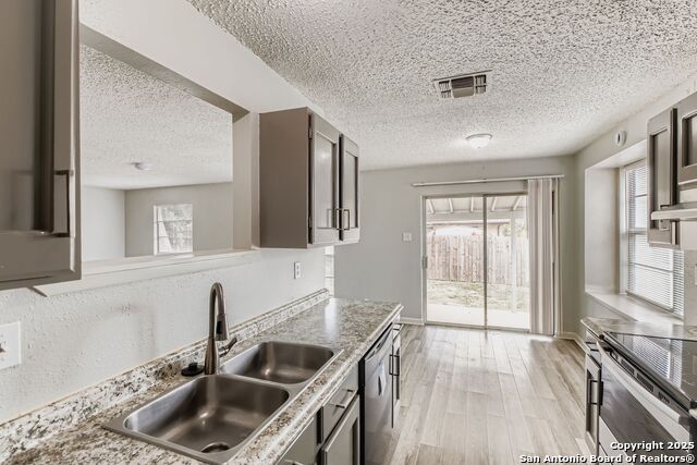 Image 14 of 28 For 714 Dana