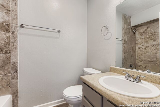 Image 19 of 28 For 714 Dana