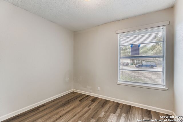 Image 20 of 28 For 714 Dana