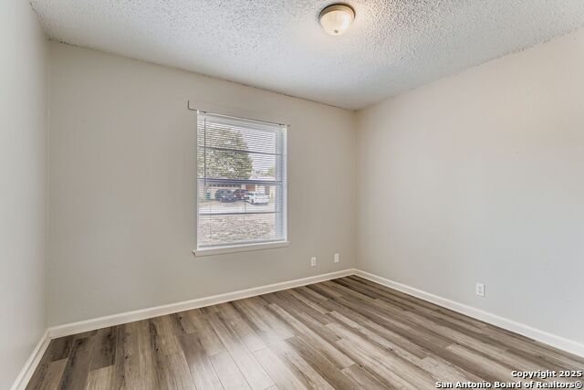 Image 21 of 28 For 714 Dana