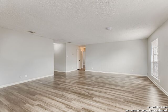 Image 5 of 28 For 714 Dana