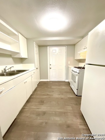 Image 10 of 21 For 602 Lovett Ave 2