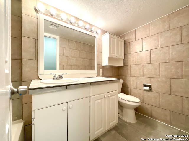 Image 11 of 21 For 602 Lovett Ave 2