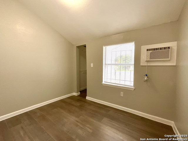 Image 16 of 21 For 602 Lovett Ave 2