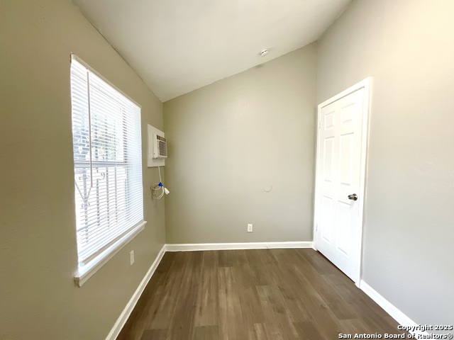 Image 18 of 21 For 602 Lovett Ave 2