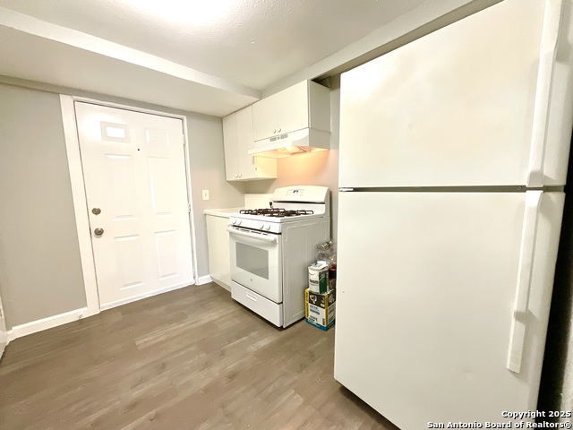 Image 9 of 21 For 602 Lovett Ave 2