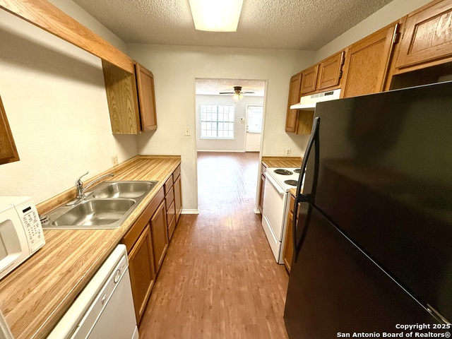 Image 11 of 24 For 4545 Hoeneke St 303