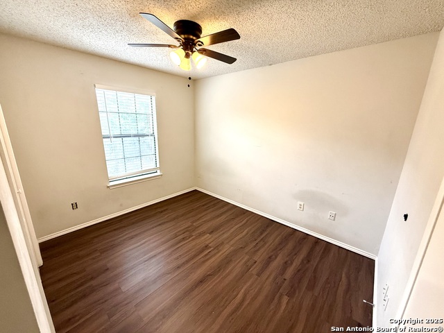 Image 14 of 24 For 4545 Hoeneke St 303