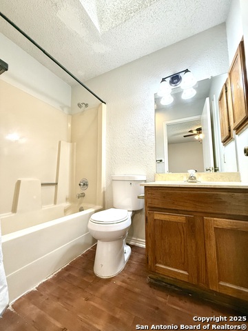 Image 21 of 24 For 4545 Hoeneke St 303