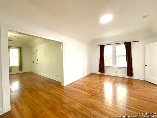 Image 11 of 40 For 1743 Summit Ave W 1