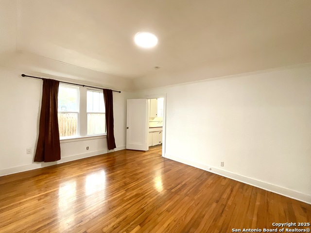 Image 12 of 40 For 1743 Summit Ave W 1