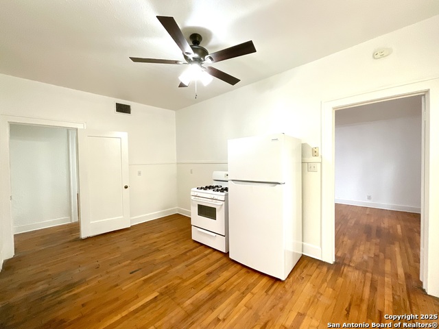 Image 16 of 40 For 1743 Summit Ave W 1