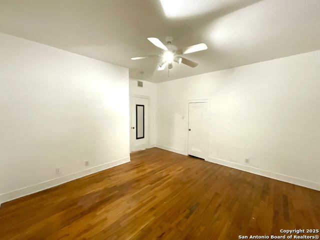 Image 27 of 40 For 1743 Summit Ave W 1