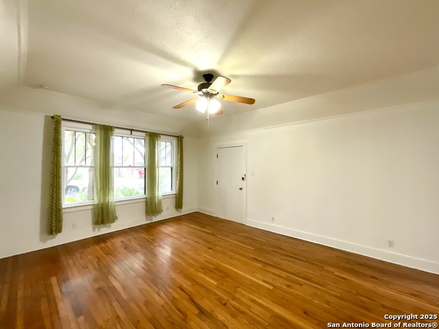 Image 33 of 40 For 1743 Summit Ave W 1