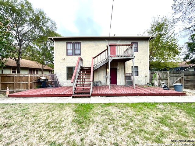 Image 36 of 40 For 1743 Summit Ave W 1