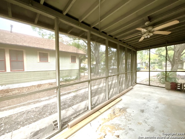 Image 7 of 40 For 1743 Summit Ave W 1