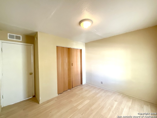 Image 17 of 23 For 7042 Glen Mist