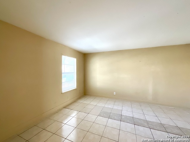 Image 2 of 23 For 7042 Glen Mist